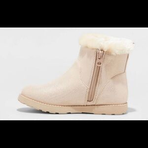 🌸Cat and Jack Girls Faux Suede Style Boot Size:3